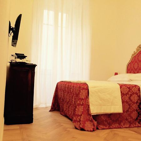 La Belle Coquette Bed & Breakfast Como Bagian luar foto