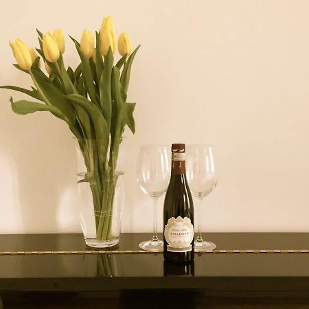 La Belle Coquette Bed & Breakfast Como Bagian luar foto