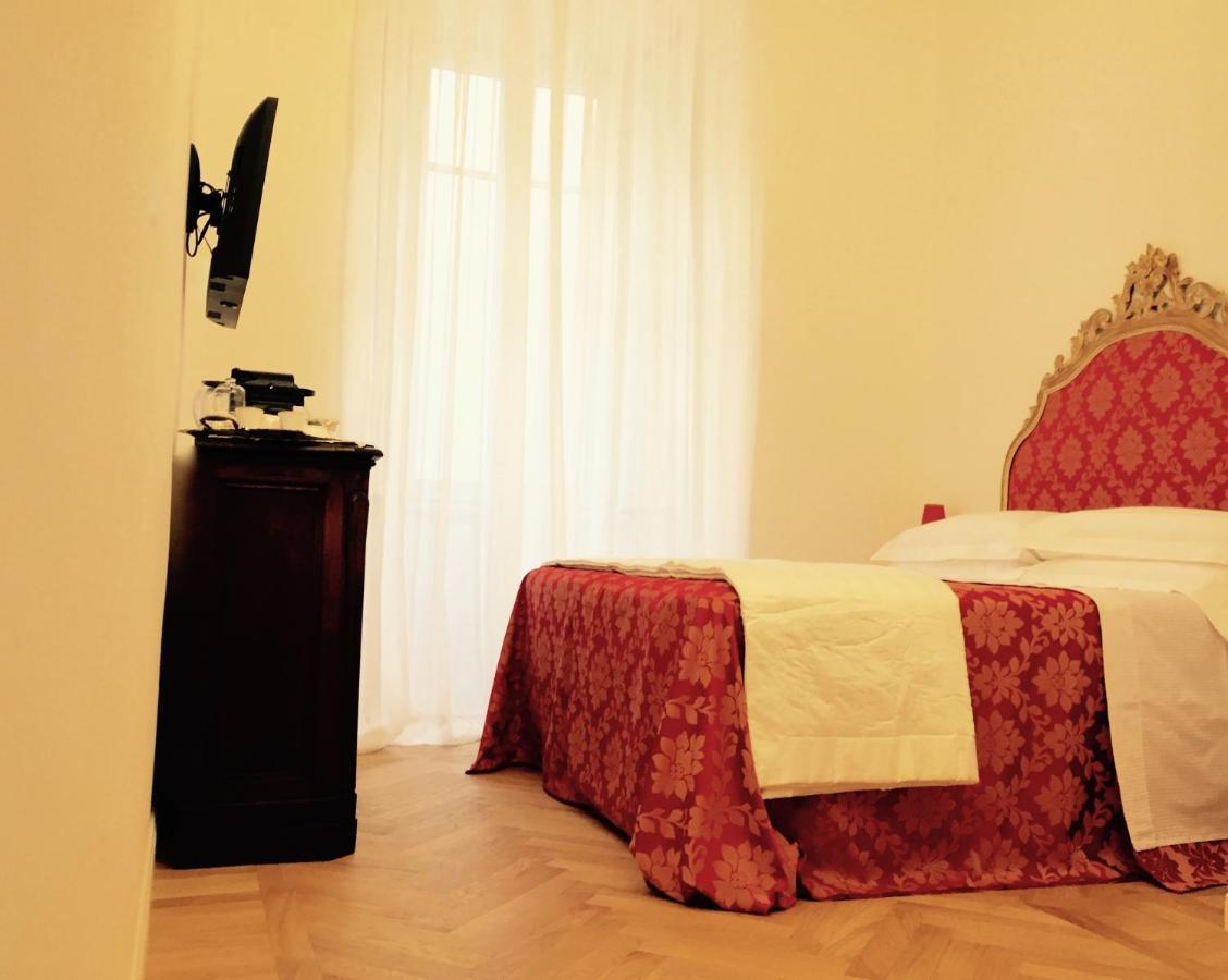 La Belle Coquette Bed & Breakfast Como Bagian luar foto