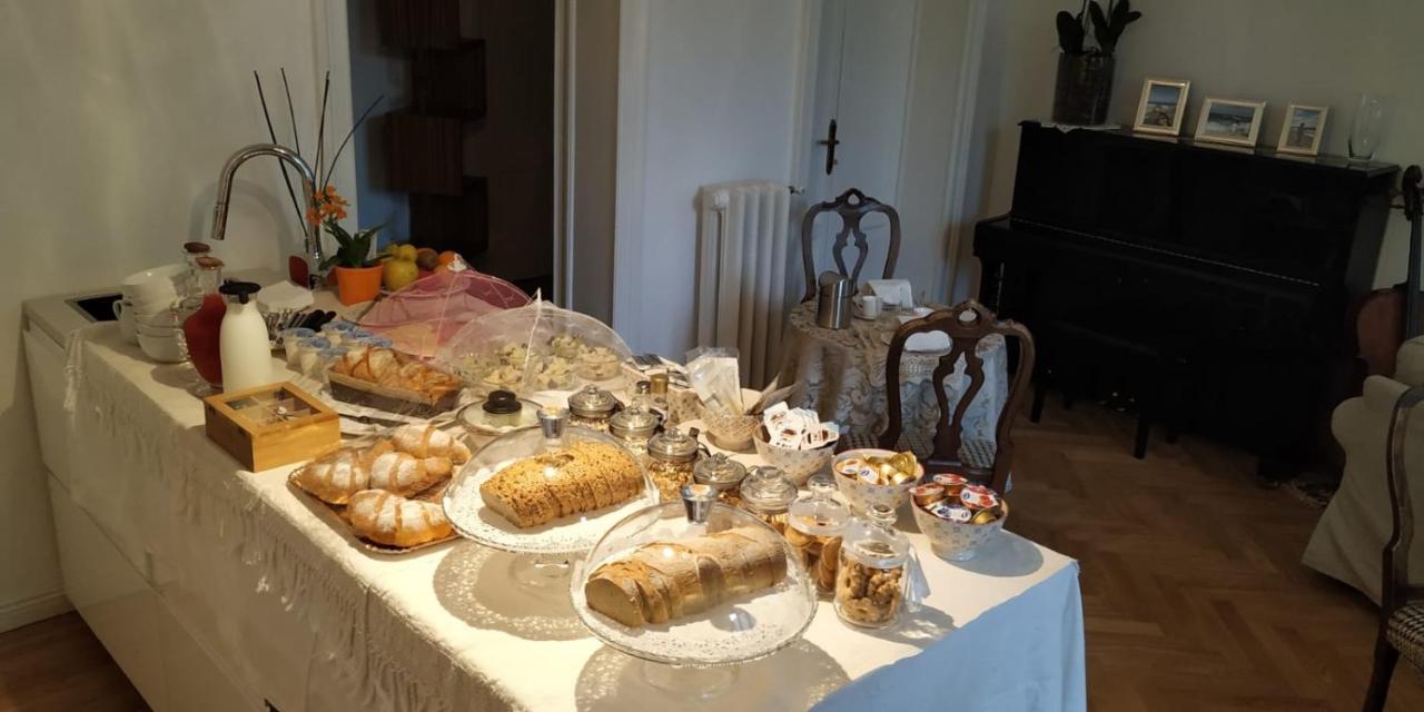 La Belle Coquette Bed & Breakfast Como Bagian luar foto