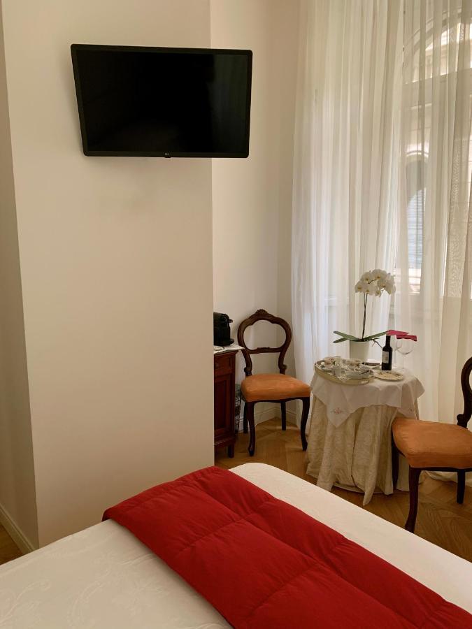 La Belle Coquette Bed & Breakfast Como Bagian luar foto